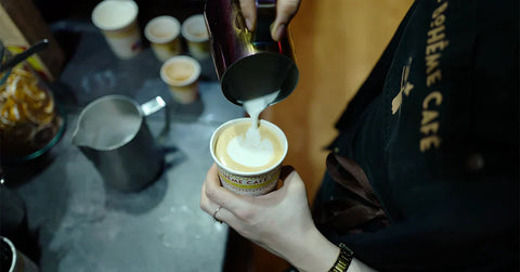 Co přinesl září v La Boheme Cafe