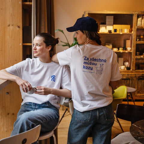 La Bohème Café Unisex tričko Za všechno můžou kozy